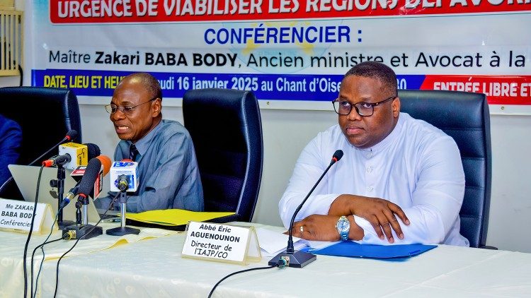 Conférence trimestrielle du 16 janvier 2025 à l'Institut des artisans de justice et de paix/Chant d'oiseau (Iajp/Co) de Cotonou (Bénin).