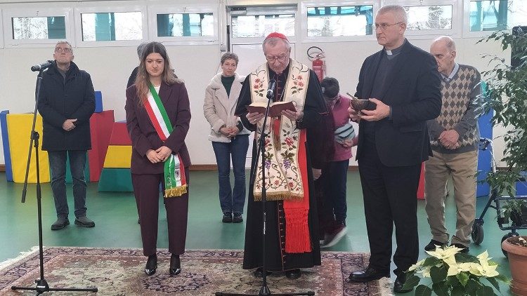 Il cardinale Parolin inaugura la nuova palestra