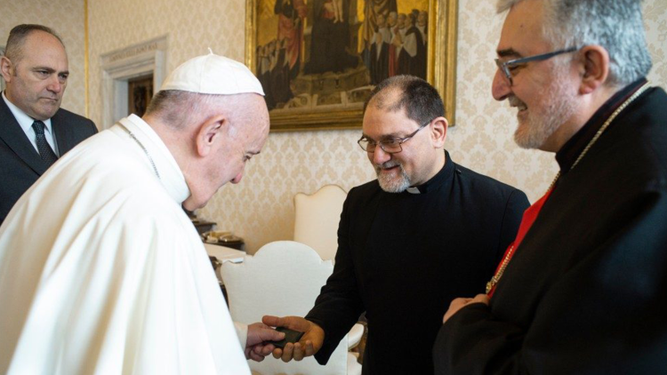 Ֆրանչիսկոս Պապ, Գերպ Հայր Միքաէլ Արք Մուրատեանը եւ Գերյ Հայր Միքաէլ Պասալէ 