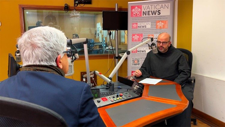 Entrevista del director editorial de los medios vaticanos, Andrea Tornielli, a Fray Paolo Benanti, docente en la Pontificia Universidad Gregoriana de Roma, experto en bioética y en ética de la tecnología.