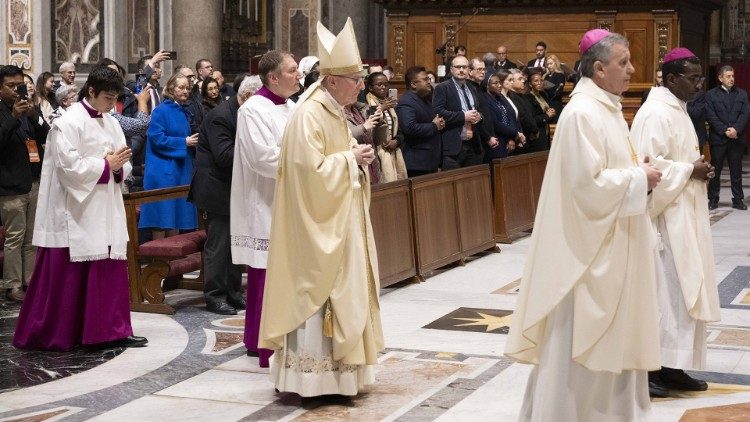 2025.01.29 Il cardinale Parolin celebra la Messa in San Pietro per i responsabili della comunicazione delle Conferenze episcopali (28-01-2025)