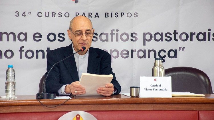 Cardeal Victor Manuel Fernández aos bispos brasileiros reunidos no Rio de Janeiro para o 34º Curso para os Bispos. 