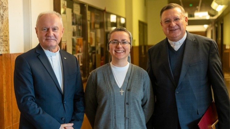 s. Dorota Chwiła, salezjanka wraz z ks. prof. Mirosławem Kalinowskim, Rektorem KUL i ks. prof. Mirosławem Wróblem, dyrektor Instytutu Nauk Biblijnych