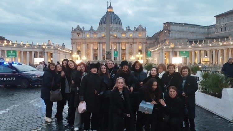 Las integrantes de AFAMMER Málaga en el Vaticano