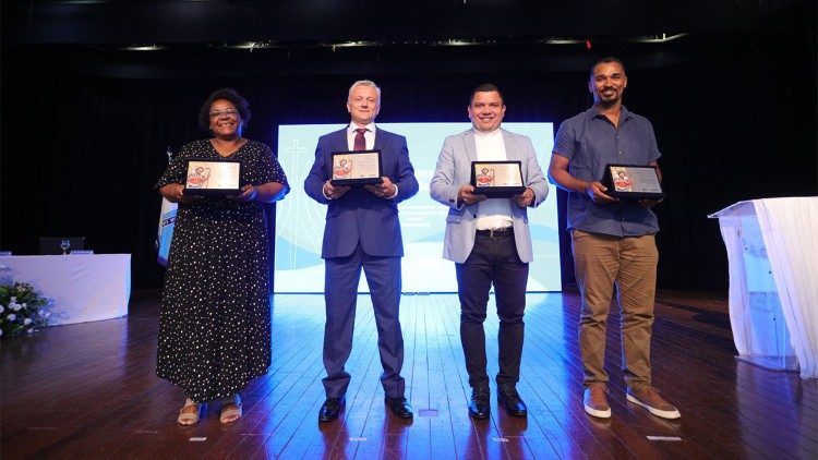 O grupo reafirma seu compromisso com a educação integral e a excelência acadêmica