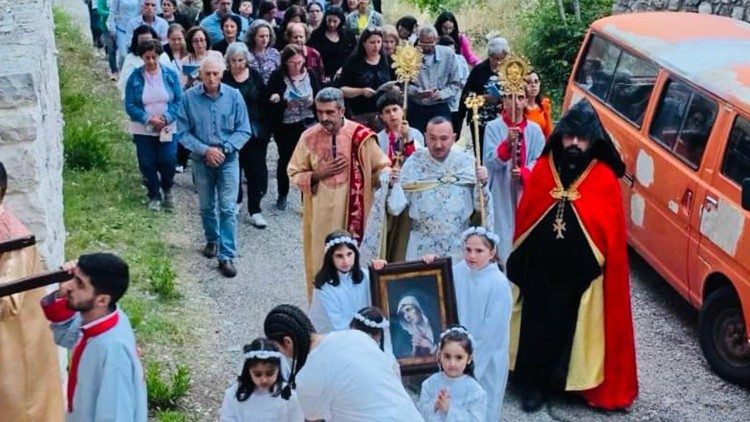 Մայիսեան աղօթքներու ջերմեռանդութեան փակումը Քեսապի մէջ։