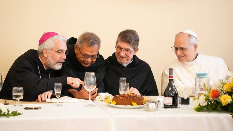 Papa Leone XIV a pranzo con i confratelli agostiniani