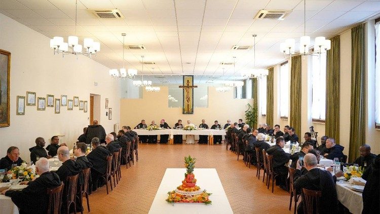 Wakati muhimu wa kushiriki Chakula katika kuadhimisha miaka 70 ya Mkuu wa shirika la waagostiniani