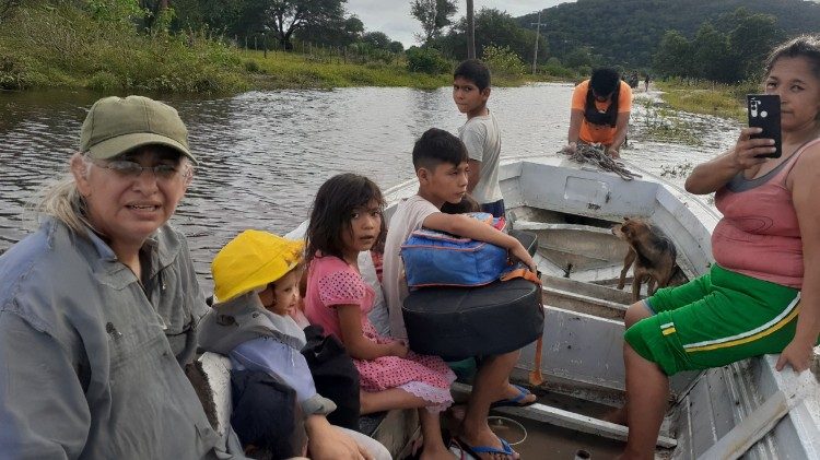 Las misioneras trabajan para que las mujeres sean respetadas y puedan vivir de lo que cultivan.