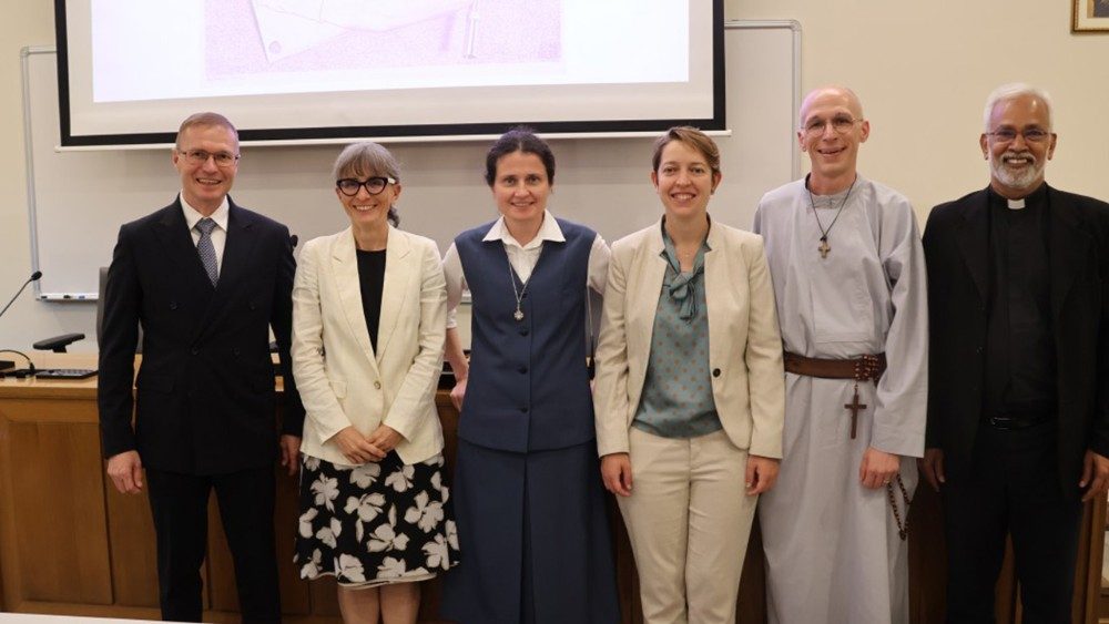 Sr. Mátiková s komisiou (Autor: Antonín Forbelský)