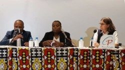 Mesa redonda sobre mensagem do Papa Francisco para o 59° Dia Mundial da Comunicação social - Luanda, Angola