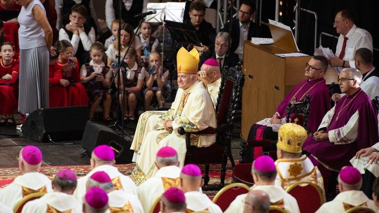 Specjalnym wysłannikiem Leona XIV na uroczystości w Płocku był kard. Ladislav Német