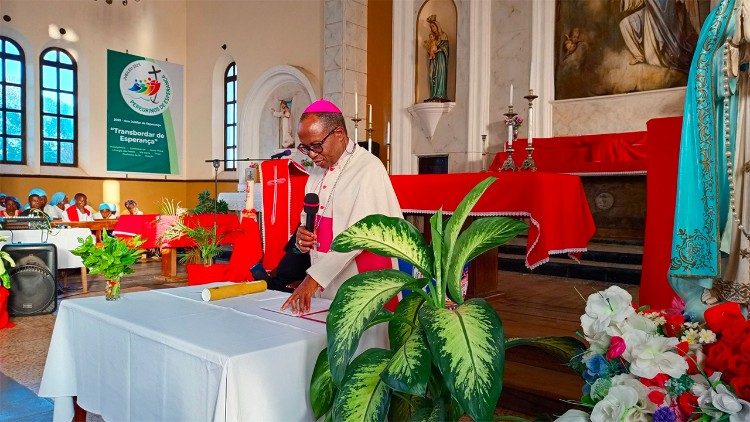 Dom Inácio Saúre, arcebispo de Nampula (Moçambique), apresenta as cinco igrejas jubilares da arquidiocese