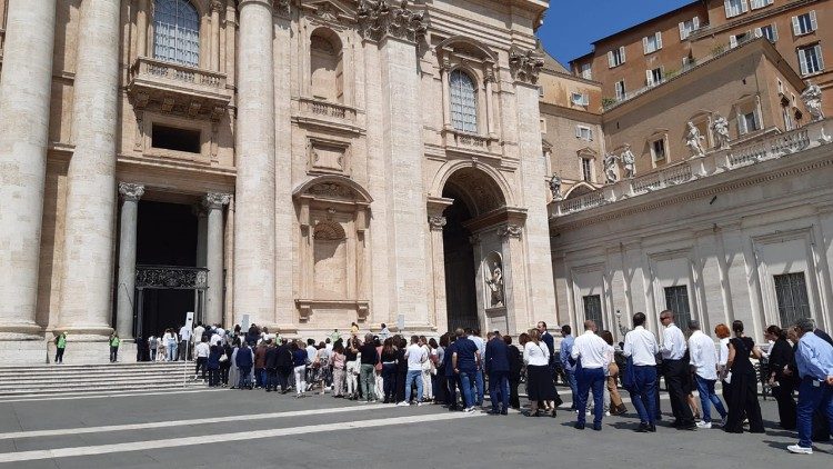 I dipendenti della Santa Sede in cammino verso la Porta Santa 