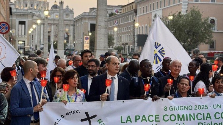 La fiaccolata di ieri sera avviata al termine del convegno