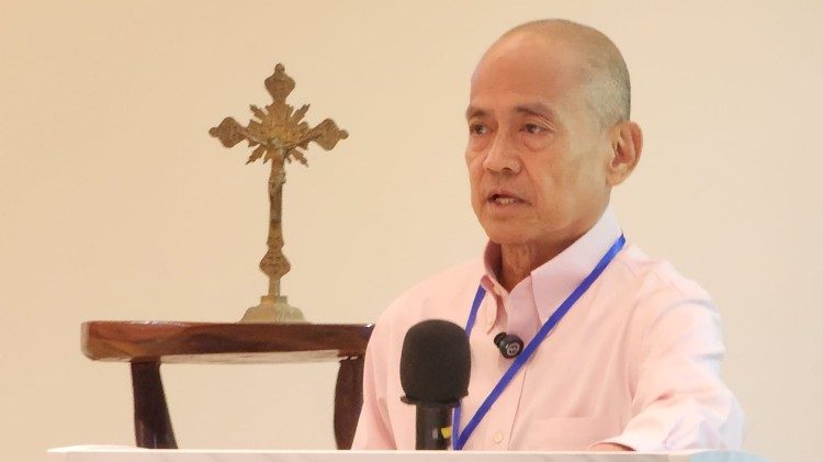 Bobby Lavina, chairman of Phinma Foundation Inc., delivers a talk on the theology of work during the CBEP Academy session. Photo by Peter Monthienvichienchai