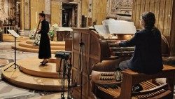 Kiszty Nóra furulyaművész és Szabó Balázs orgonaművész - együtt játszanak 