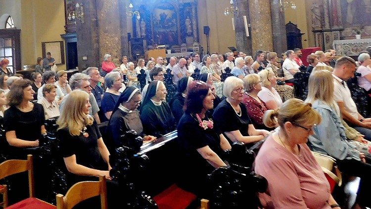 Vjernici u katedrali sv. Vida