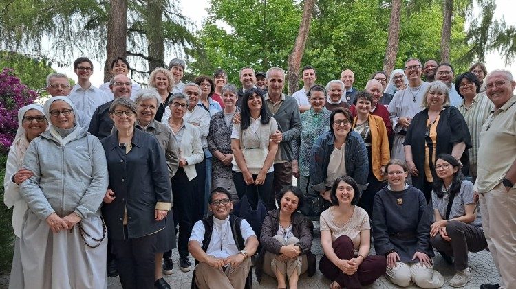 Dal 12 al 14 giugno il sesto incontro delle famiglie ecclesiali al Pontificio Ateneo Sant'Anselmo