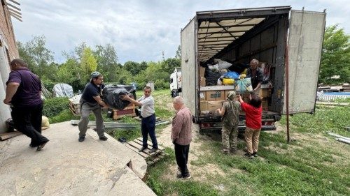 Con Papa Leone continua l'impegno per la carità in Ucraina, tir di aiuti a Kharkiv