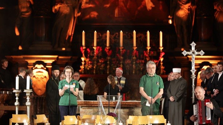 Gedenkgottesdienst am 12.6.2025 -Im Wiener Stephansdom wurde der Opfer des Amoklaufs an einer Schule in Graz am Dienstag gedacht - copyright: Erzdiözese Wien