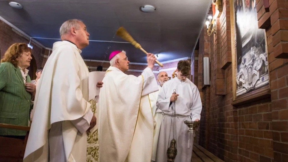 Новосибирск. Юбилей по случаю 350-летия явления Святейшего Сердца Иисуса св. Маргарите Марии Алакок (© ТВ Кана)