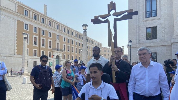 La consegna della croce