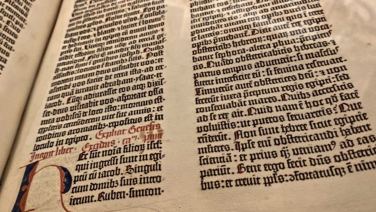 Un detalle de la “Biblia latina” o llamada “Biblia de Gutenberg, Mainz 1455, BAV