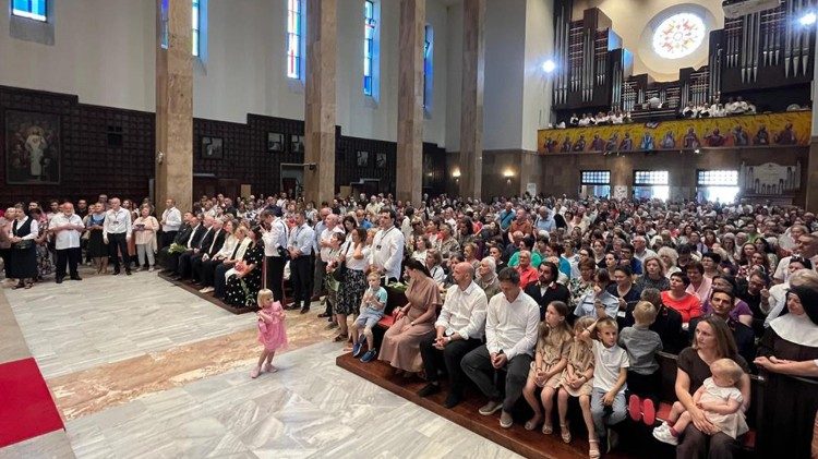 Misno slavlje na Antunovo u bazilici sv. Antuna na Svetom Duhu