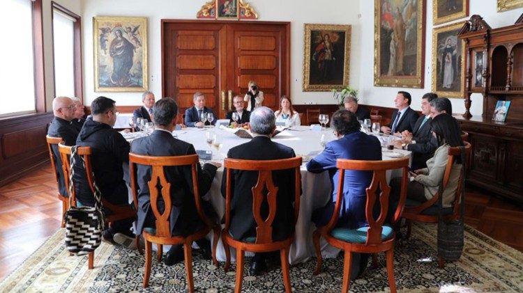 Encuentro promovido por la Conferencia Episcopal Colombiana y representantes de diversos organismos del Estado