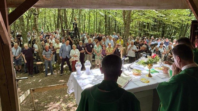  Misno slavlje za žrtve komunističkih zločina na Jazovki (Foto: HOZ Jazovka)