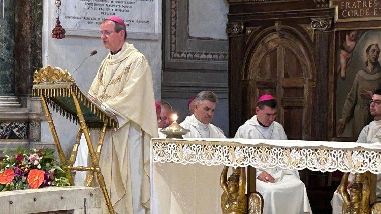 2025.06.24 Msza św. z udziałem polskich seminarzystów, kapłanów i biskupów