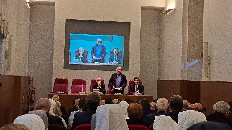 O cardeal Parolin intervém na proposta de constituição da sociedade consortial “Sette Pani”