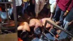 கிறிஸ்தவர்களை நிர்வாணப்படுத்தி தாக்குதல் நடத்தும் இந்துத்துவாதிகள் 