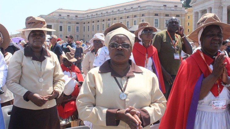 Some of Zimbabwe’s Catholic faithful on pilgrimage in St Peter Square