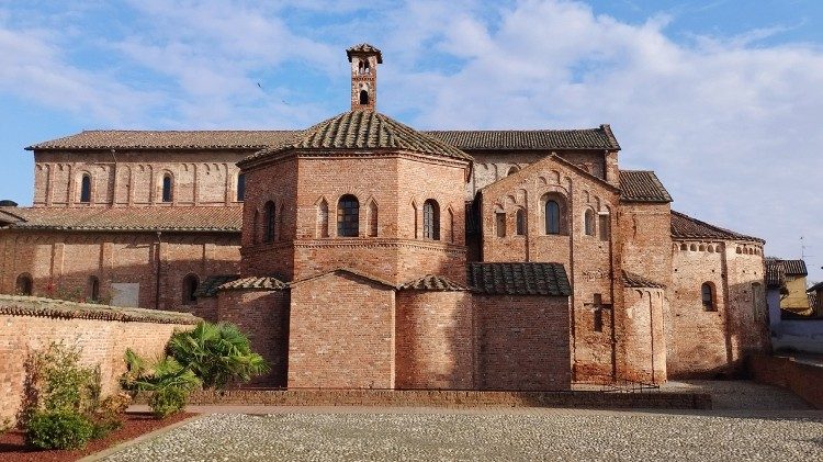la basilica di Santa Maria Maggiore a Lomello