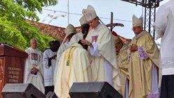 Ordenação episcopal de Dom Victor Luis Quematcha, em Bafatá (Guiné-Bissau)