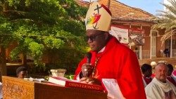 Bishop Victor Luis Quematcha of Bafatà Diocese.