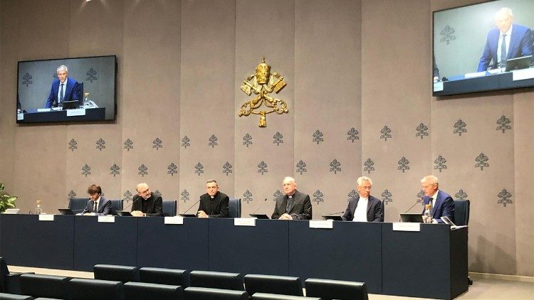 Apresentação do Manifesto na Sala de Imprensa da Santa Sé