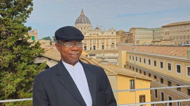 നൈജീരിയായിൽ വൈദികാർത്ഥികൾ തട്ടിക്കൊണ്ടുപോകപ്പെട്ട ഔച്ചി രൂപതയുടെ മെത്രാൻ ഗബ്രിയേൽ ദുനിയ