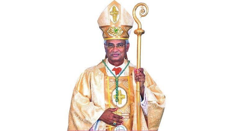 மதுரை உயர் மறைமாவட்டப் பேராயர் அந்தோணிசாமி சவரிமுத்து 