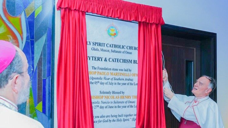 L'inaugurazione del centro pastorale (pagina Facebook Vicariato apostolico dell'Arabia meridionale)