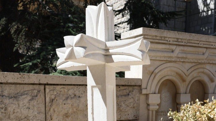 2025.07.06 La nuova Santa Croce della cupola della cattedrale dedicata alla Madonna Addolorata è stata consacrata da Sua Santità Raffaele Pietro XXI, Catholicos Patriarca