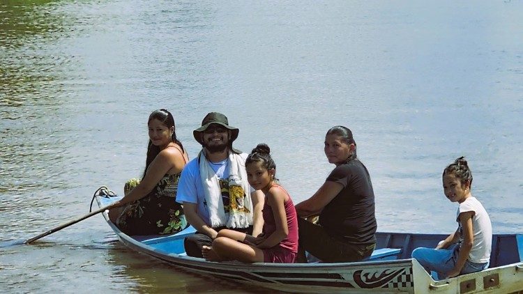 Missão nas comunidades ribeirinhas do Amazonas