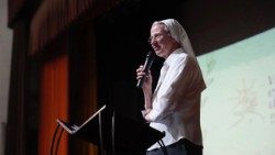 Irmã Simona Brambilla na Assembleia CRB Brasil