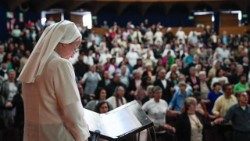 Die Präfektin des Ordensdikasteriums, Simona Brambilla, bei einer CRB-Versammlung in Brasilien (Archivbild)