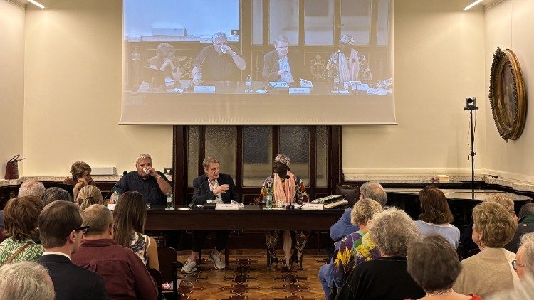 Un momento della presentazione del libro svoltasi mercoledì presso la Fondazione Besso