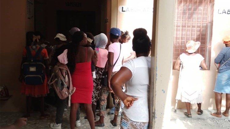 La missione delle suore nella clinica Saint Esprit, Haiti