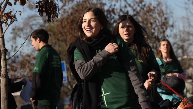 Voluntarios de la Pontificia Universidad Católica de Chile