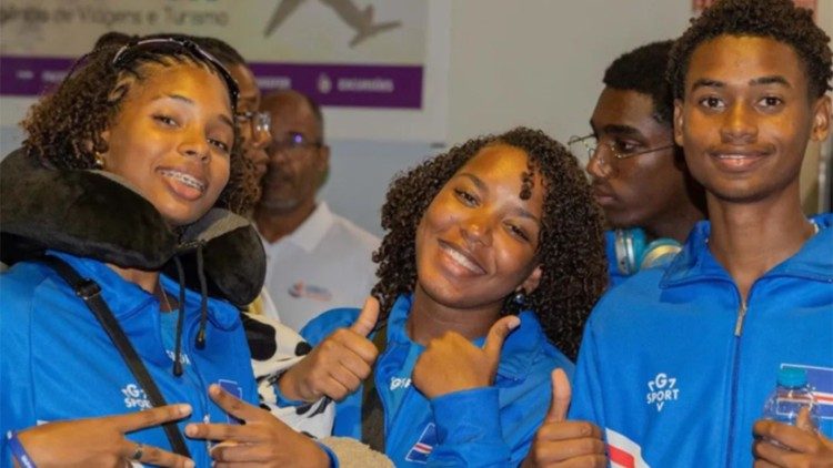 Jovens atletas da Escola Salesiana de Artes e Ofícios, da ilha de São Vicente